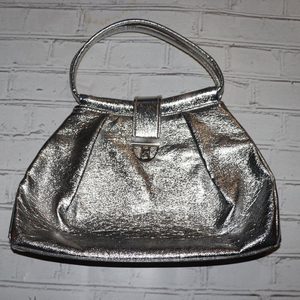 🌙 Oversized Silver Evening Bag with Flap · 15" x 10"